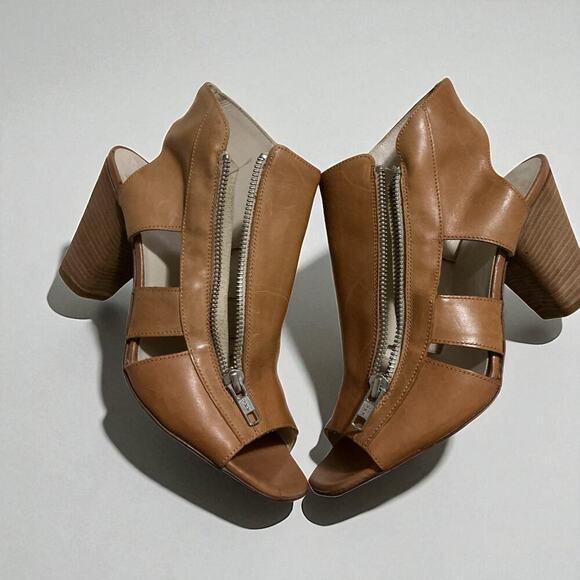 Summit by White Mountain Tan Leather Block Heel Peep Toe Bootie Sandals Size 8.5 - Picture 2 of 10